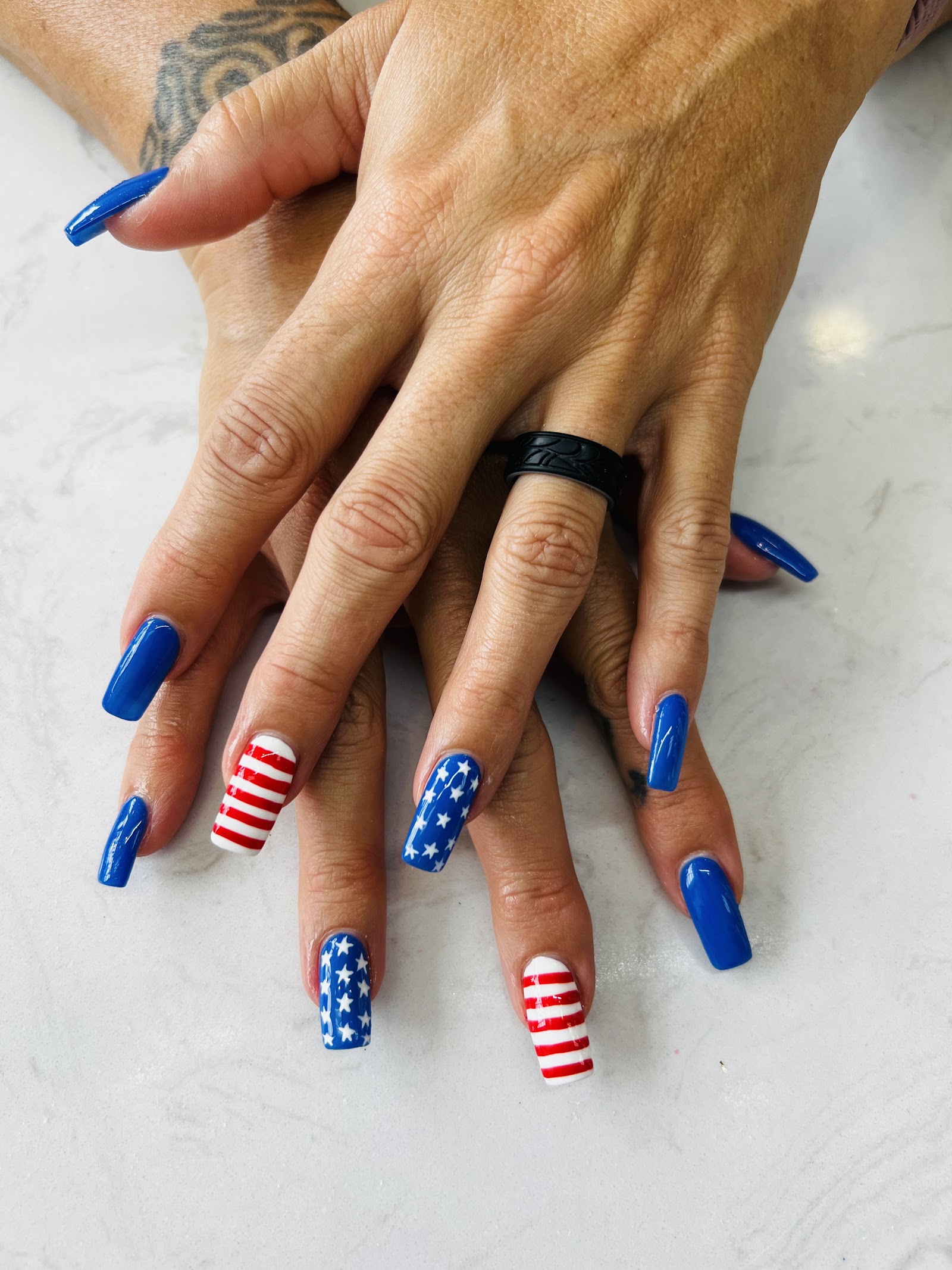 Beyond Nails logo